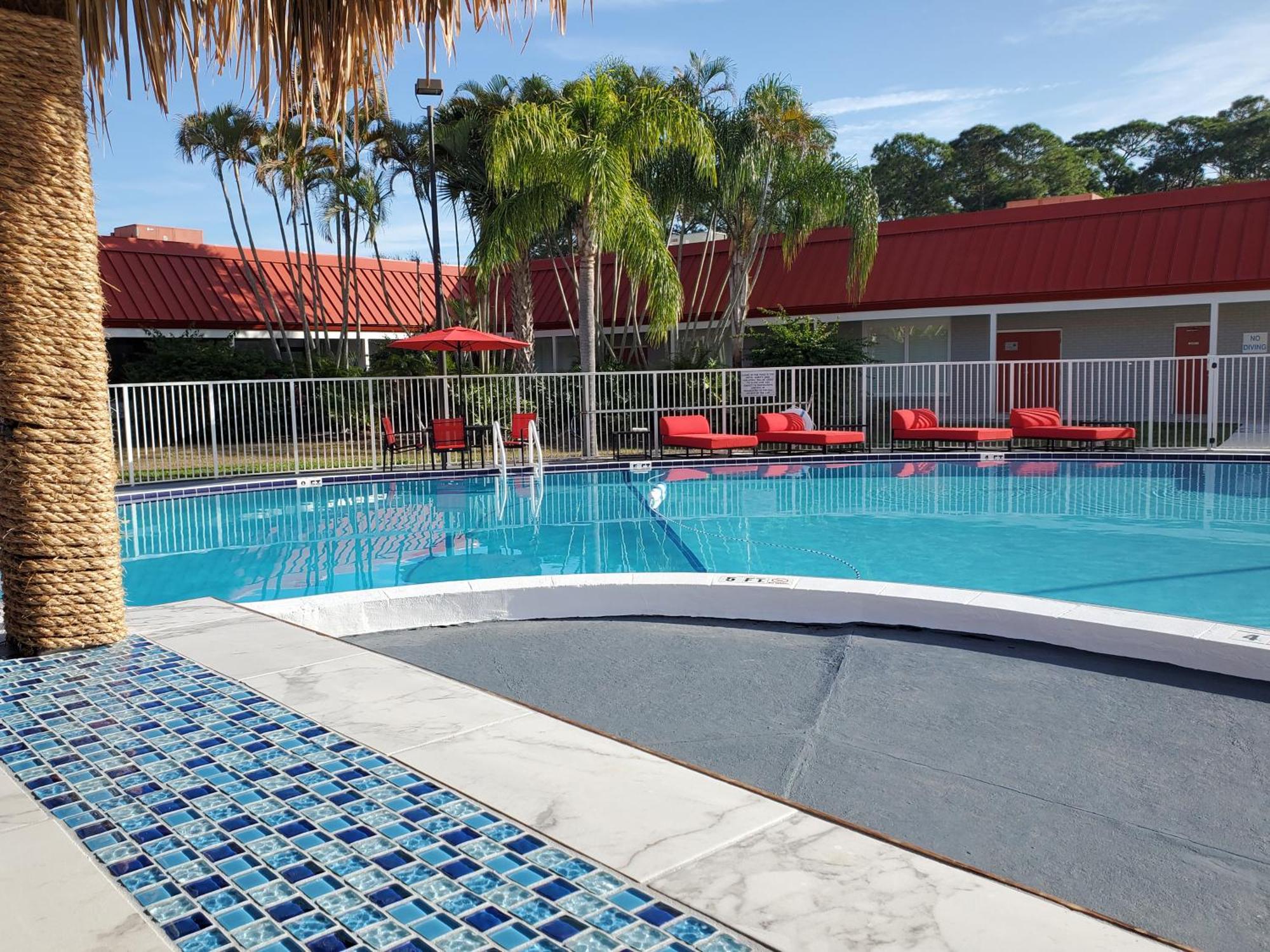 Vero Beach Inn & Suites Vero Beach I-95 (Adults Only) Екстериор снимка
